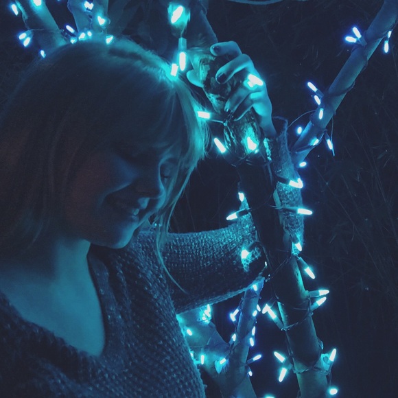 Meet your Posher, Amanda - Picture 2 of 4